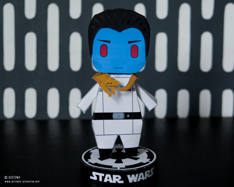 Paperized Admiral Thrawn papertoy with ysalamiri