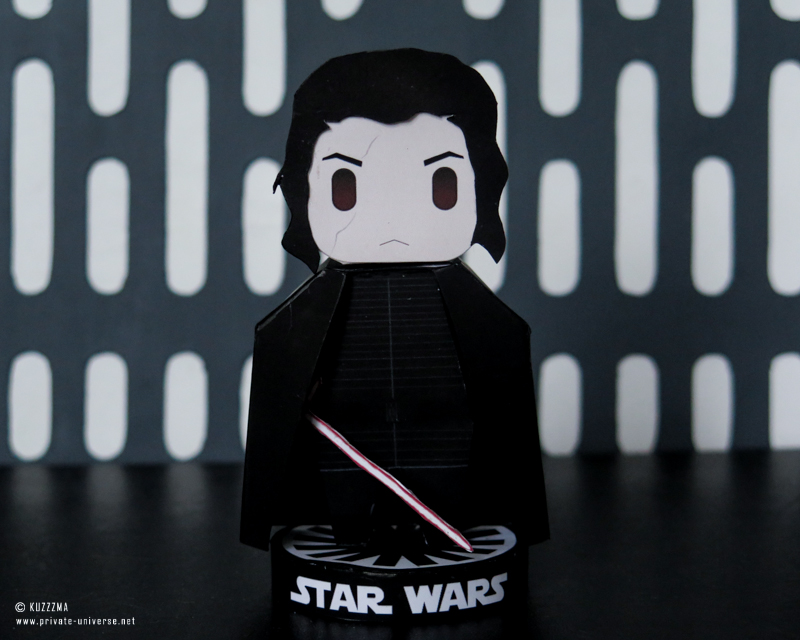 Paperized Kylo Ren papertoy without helmet